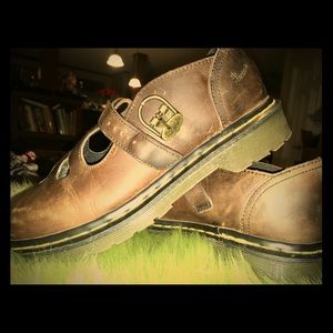 Doc Dr. Martens ~ England ~ Sz 7 / 9 US Mary Janes